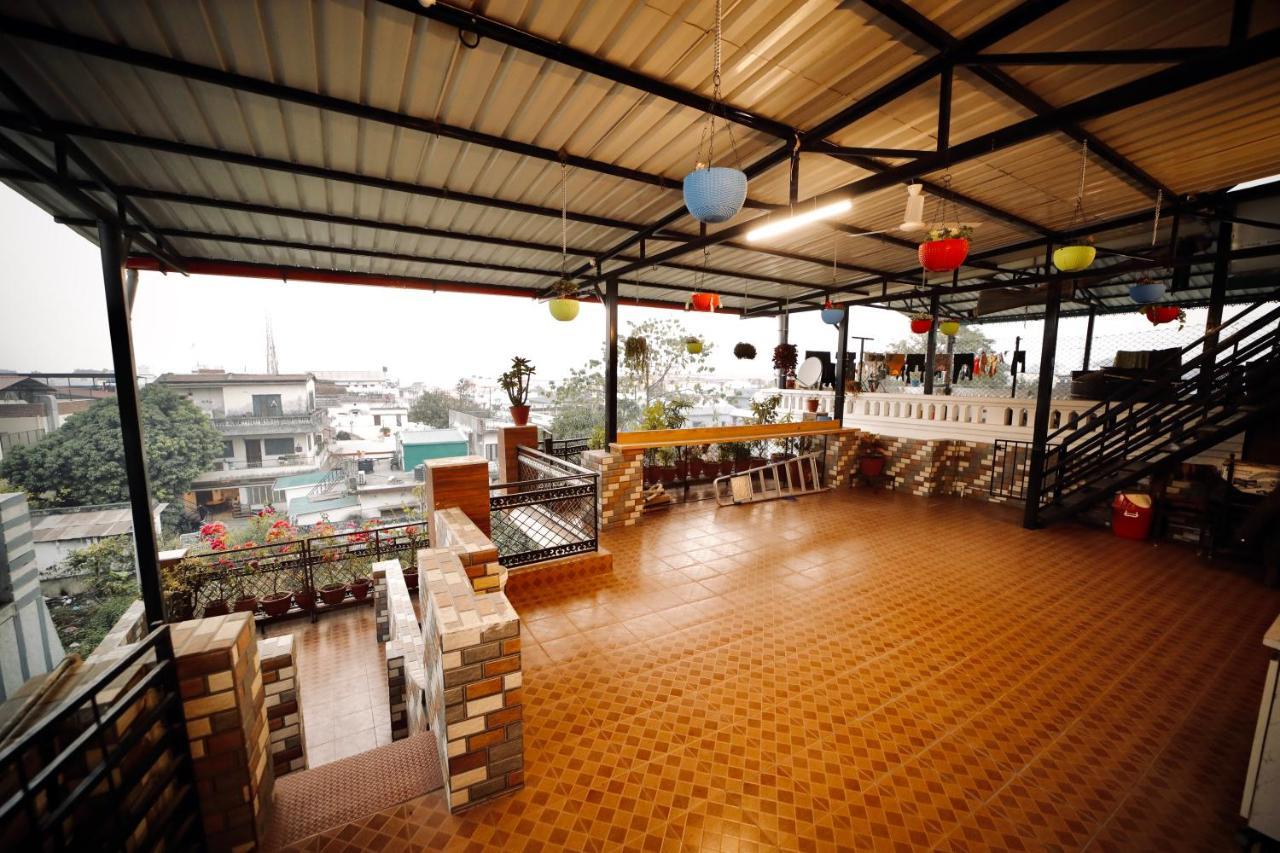 מלון דהראדון The Location, A Penthouse מראה חיצוני תמונה