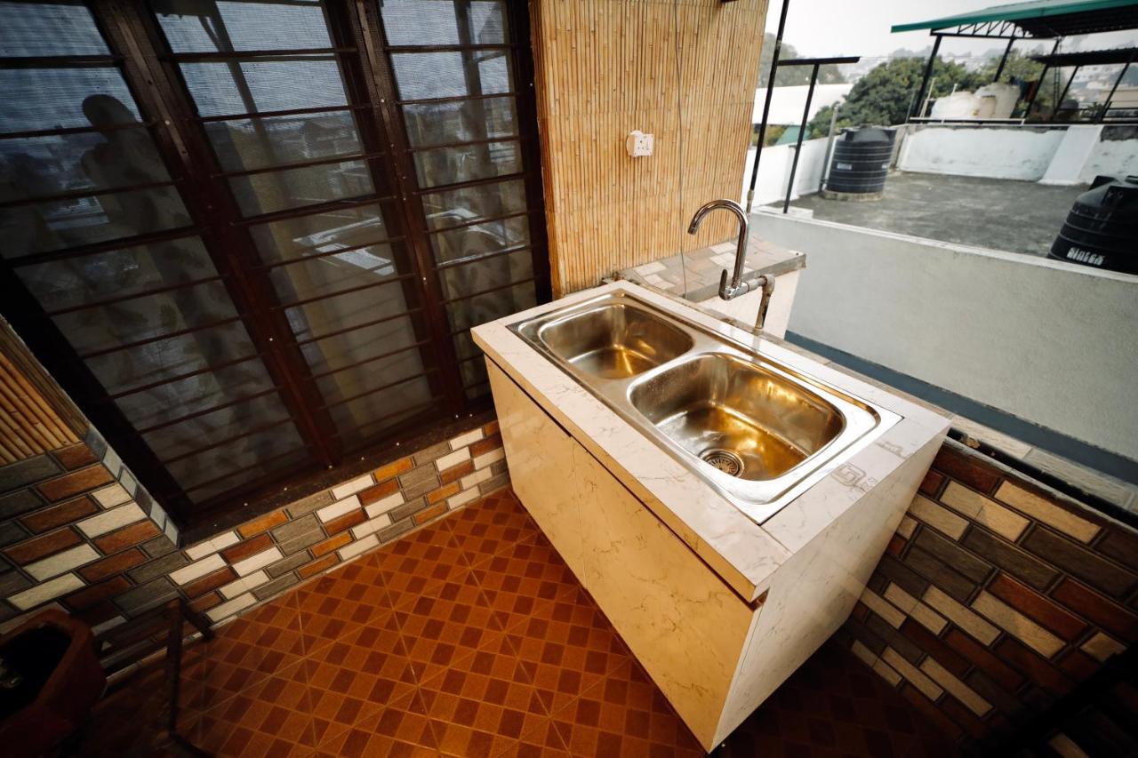 מלון דהראדון The Location, A Penthouse מראה חיצוני תמונה